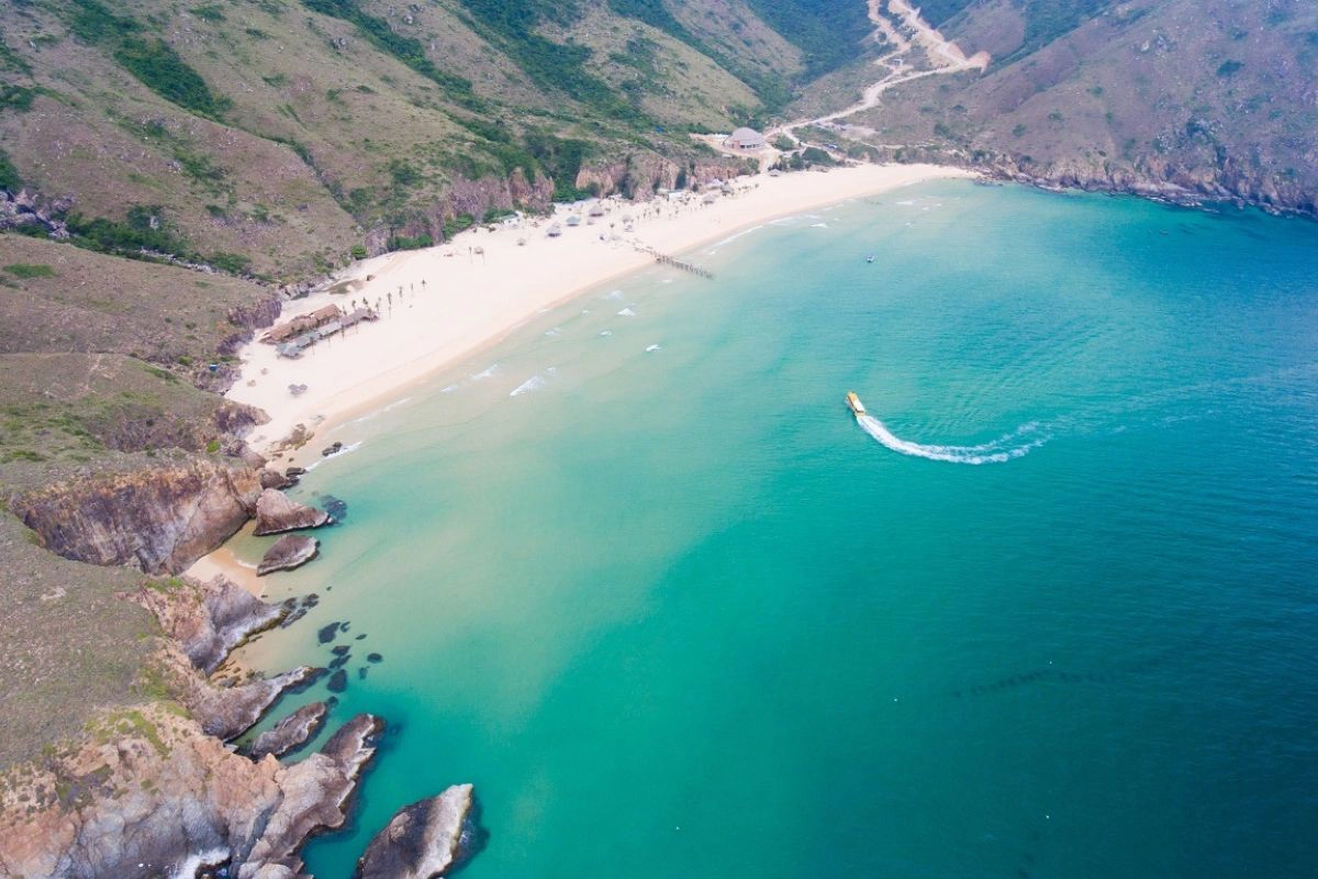 Quy Nhon Coastal Bike Tour: Discover Untouched Beaches & Fishing Villages