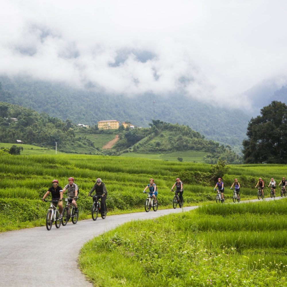 Sapa Gravel Bike Tour: Ultimate Dirt Tracks & Muddy Descents