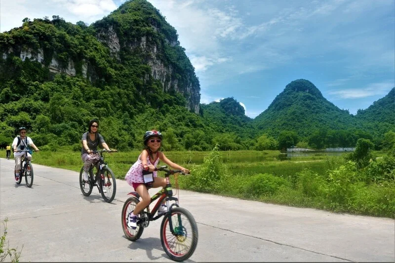 Escape the Chaos: Weekend Getaways: Top 1-Day Vietnam Ebike Cycling Tours Near Hanoi