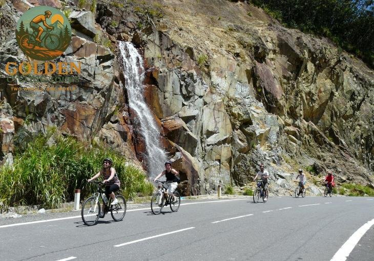 Northern Vietnam Cycling Tours: Live and Eat Like a Local for 7 Days