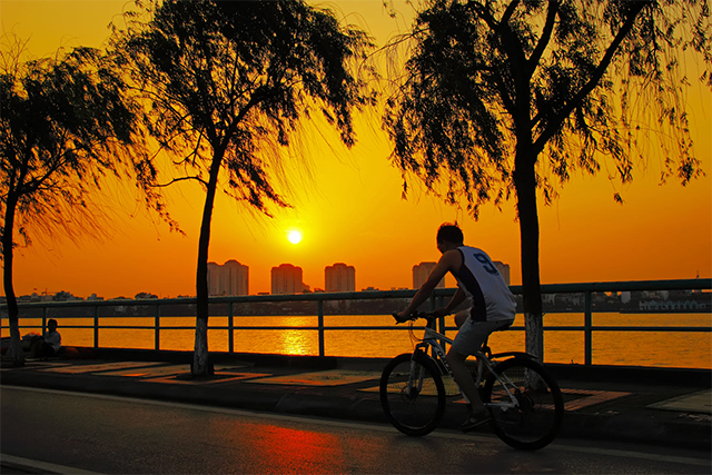 Hanoi West Lake Cycling