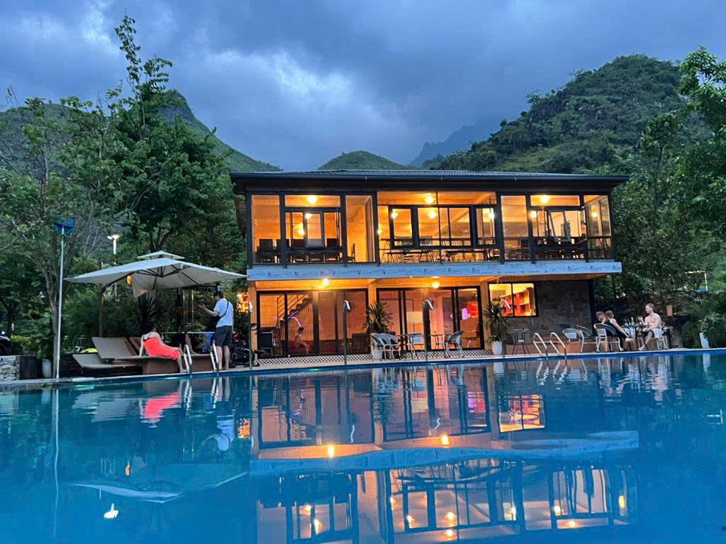 Top 5 Best Places to Stay in Du Gia