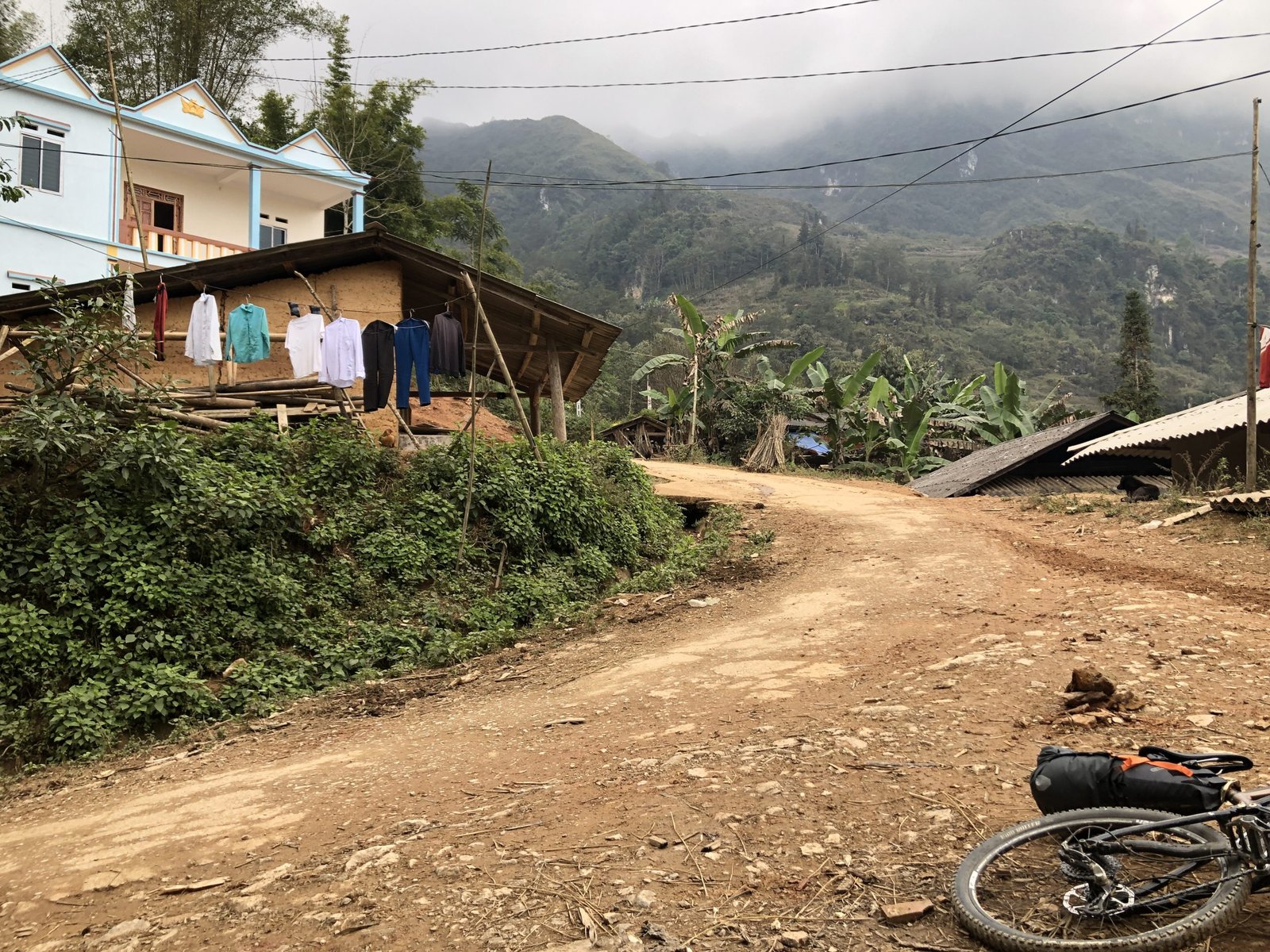 La Odisea del Noreste: Guía Completa del Tour de MTB Hoang Su Phi