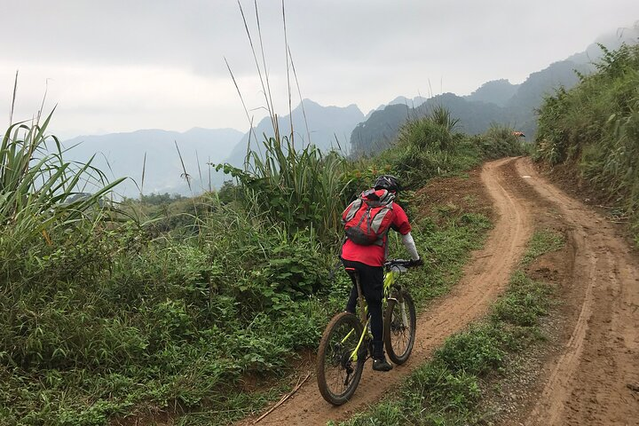 1764648415_Off-road-cycling-Cao-Bang.png
