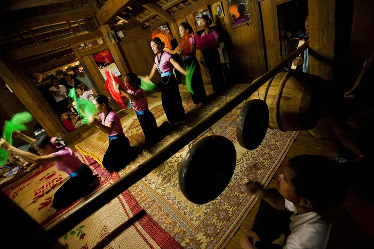 Vietnam Cycling Tour of the Red River Delta 4 Days