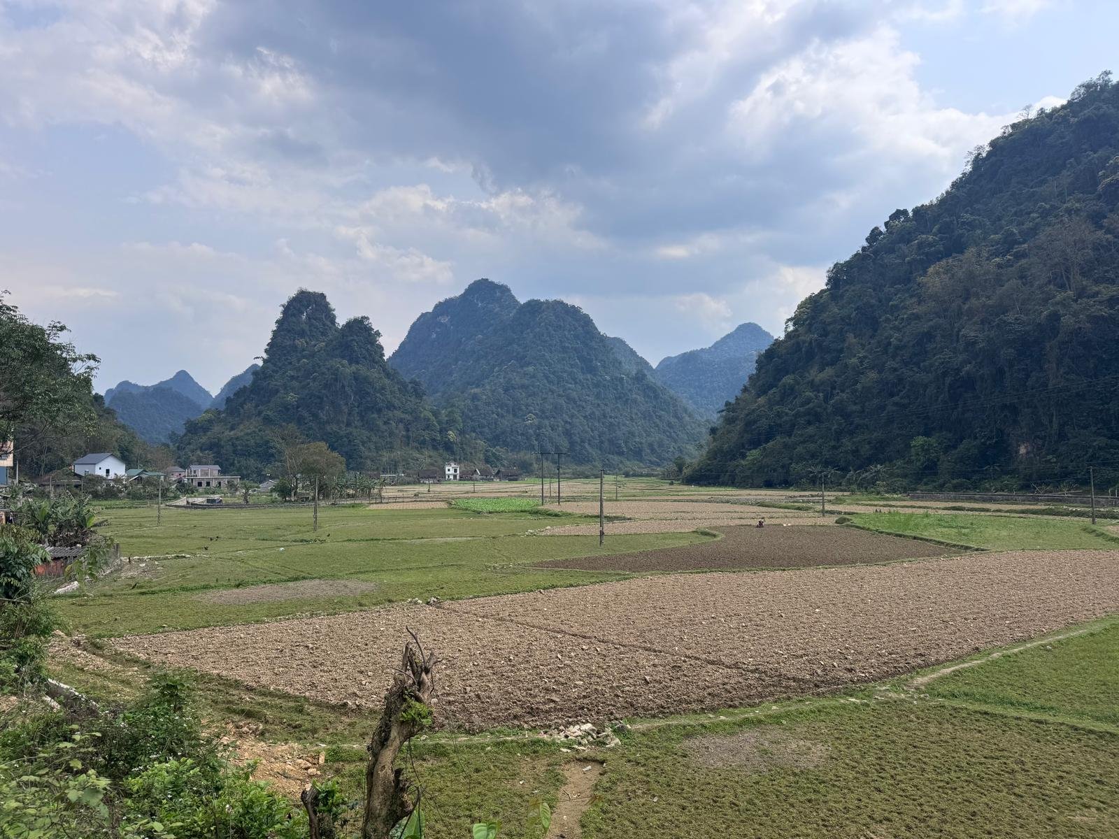 Cao Bang E-Bike Discovery: 6-Day Electric Mountain Bike Tour