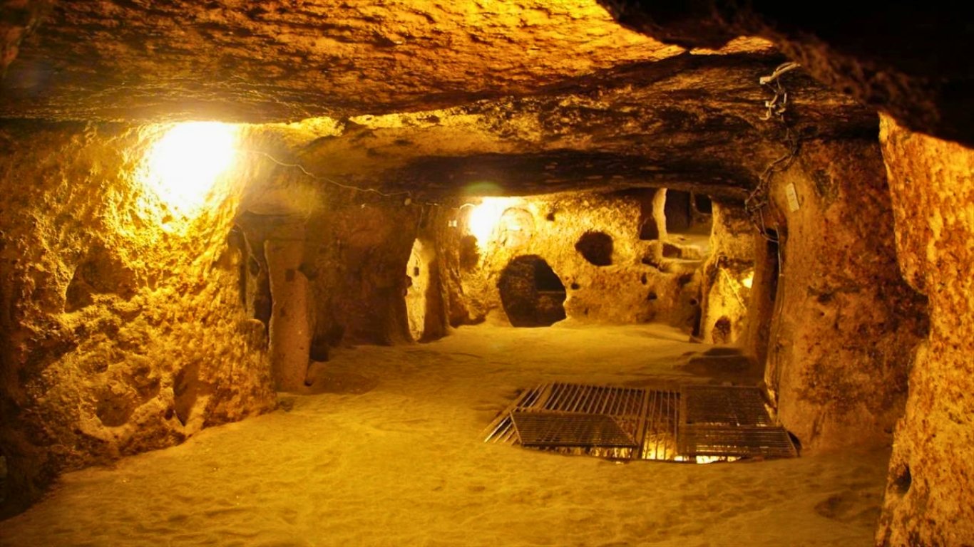 1782632880_life-in-cu-chi-tunnels.jpg