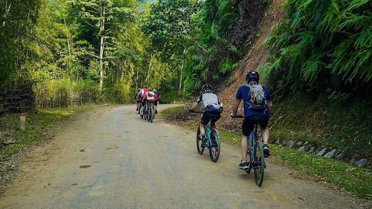 1784167130_Vietnam-gravel-biking-tours-10.jpg