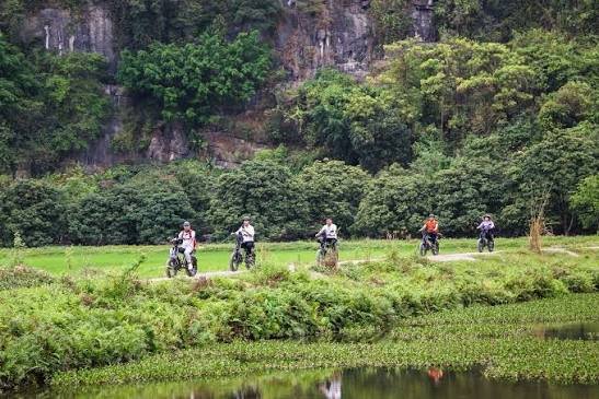 1784336022_stone-giants-and-silent-motors-discover-unesco-karst-landscapes-on-vietnam-ebike-cycling-tours.jpg