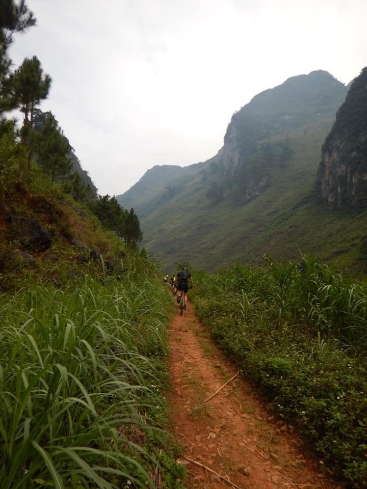 1784688475_conquer-the-dong-van-karst-plateau-ultimate-vietnam-road-bike-cycling-holidays.jpg