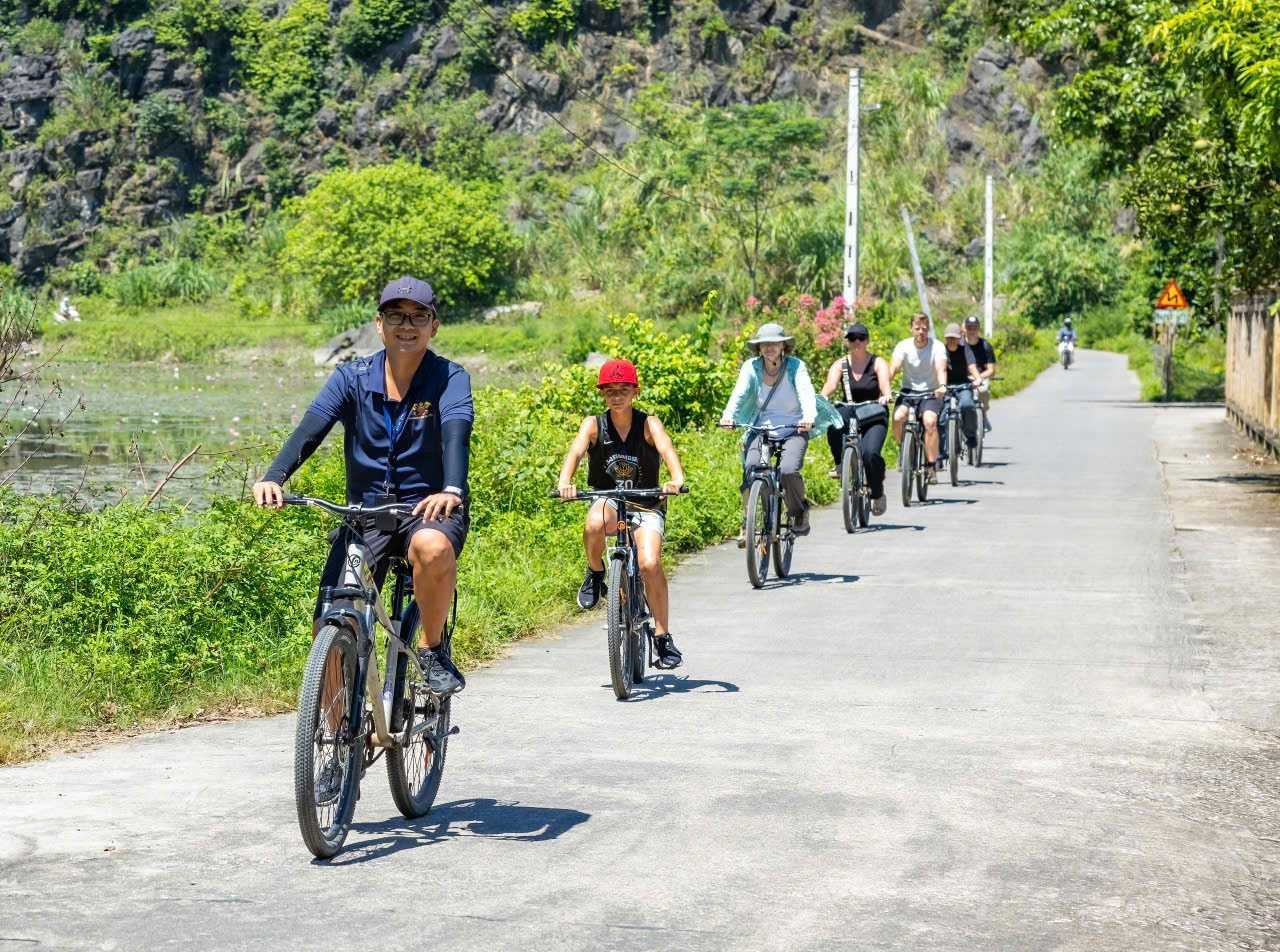 1784709009_experience-ultimate-comfort-with-custom-private-vietnam-cycling-luxury-tours.jpg