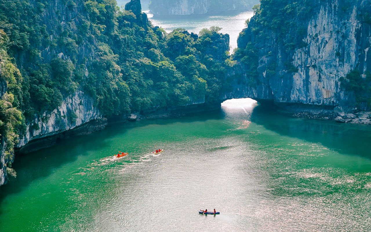 1784773714_discover-ancient-citadels-with-sophisticated-vietnam-cycling-luxury-tours.jpg