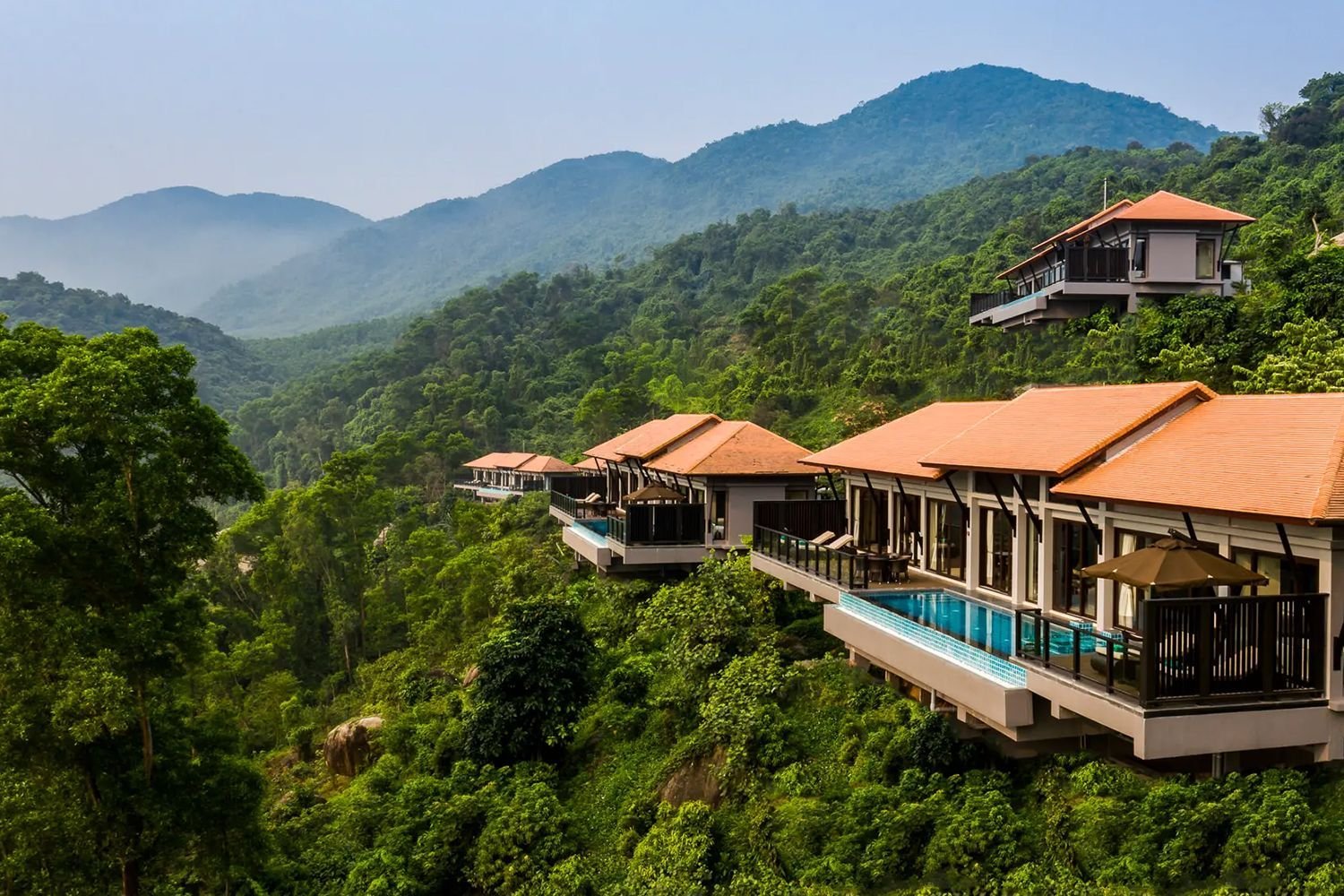 1784775184_all-inclusive-private-support-van-vip-escorted-vietnam-cycling-luxury-tours.jpg