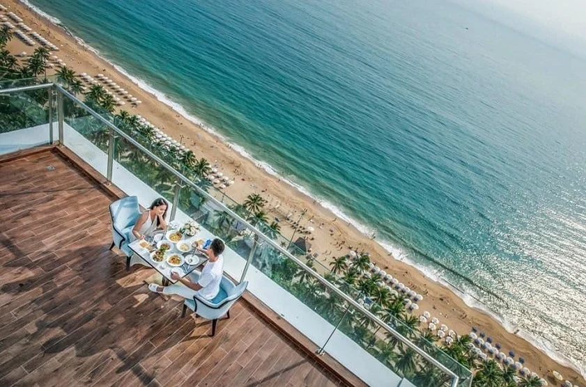 1784775503_indulge-in-5-star-vietnamese-hospitality-elite-vietnam-cycling-luxury-tours.webp