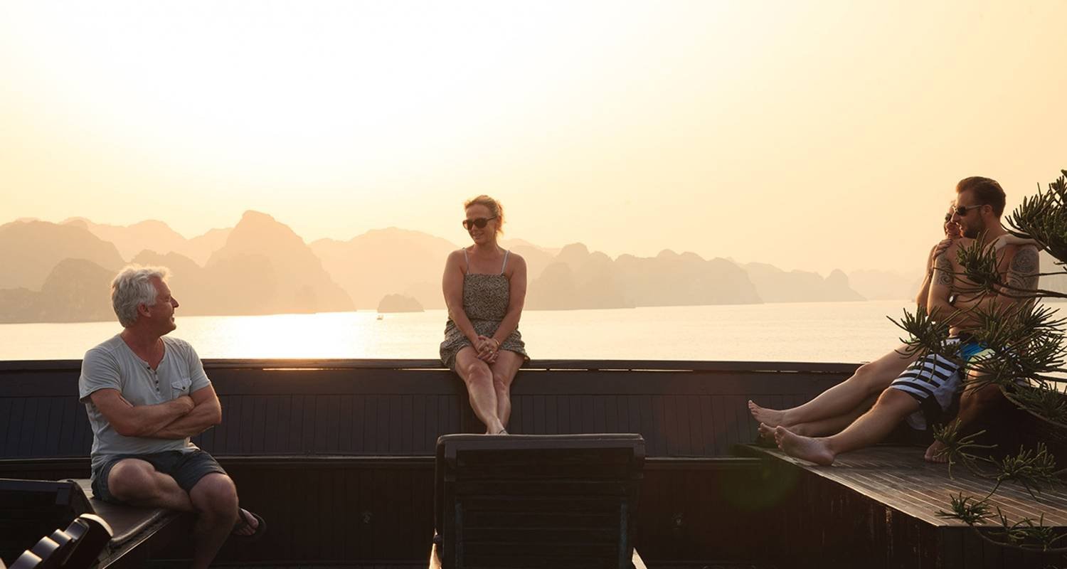 1784855255_gourmet-beachside-barbecues-featured-on-vietnam-cycling-luxury-tours.jpg