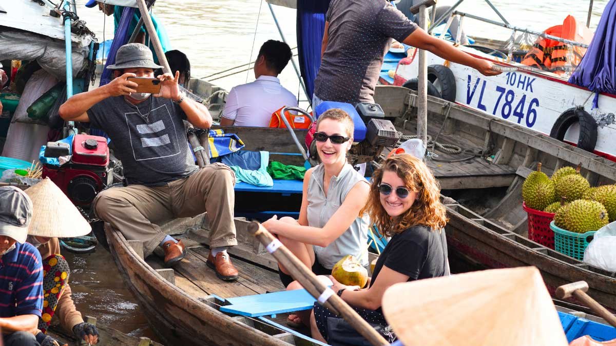 1784862404_experience-true-southern-hospitality-on-our-mekong-delta-bike-tours.jpg