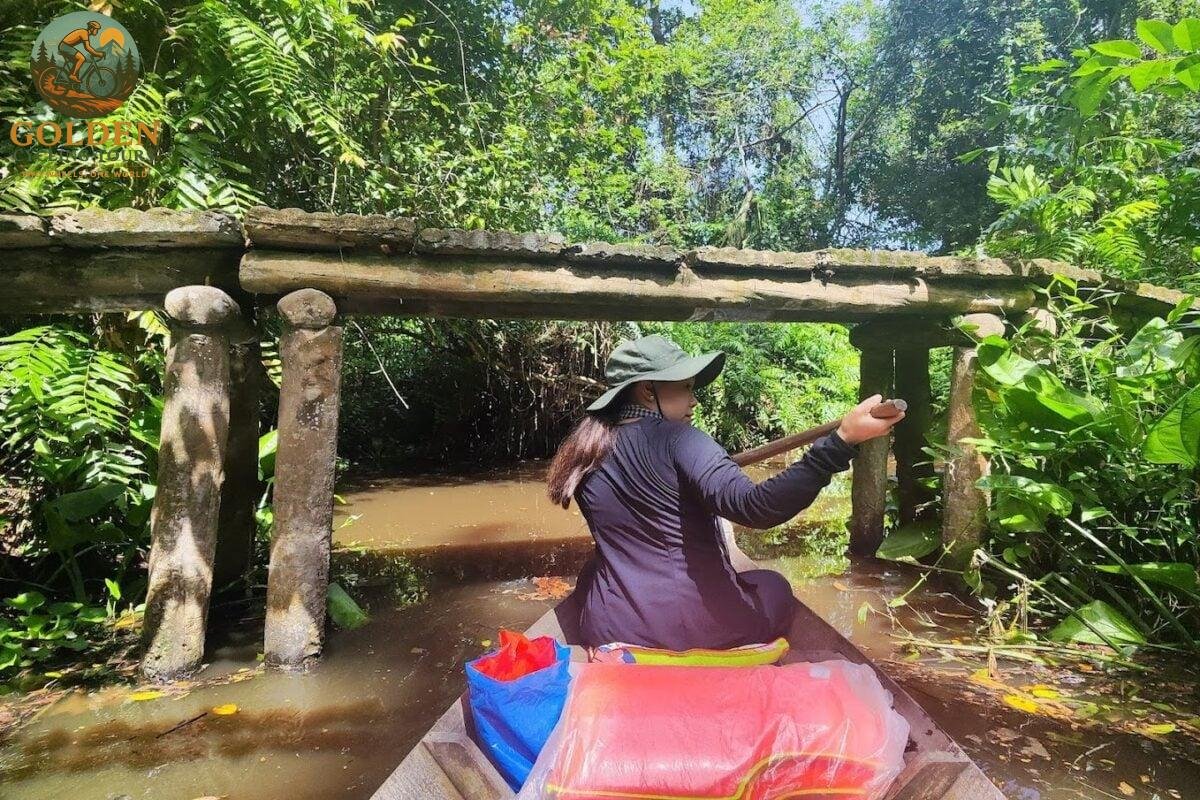 1784951468_smooth-asphalt-waterways-scenic-mekong-delta-road-bike-cycling-holidays.jpg
