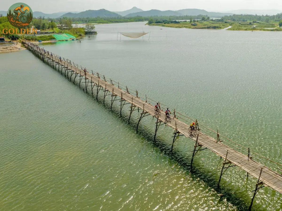 1784951931_saigon-to-can-tho-speed-sprint-mekong-delta-road-bike-cycling-holidays.webp