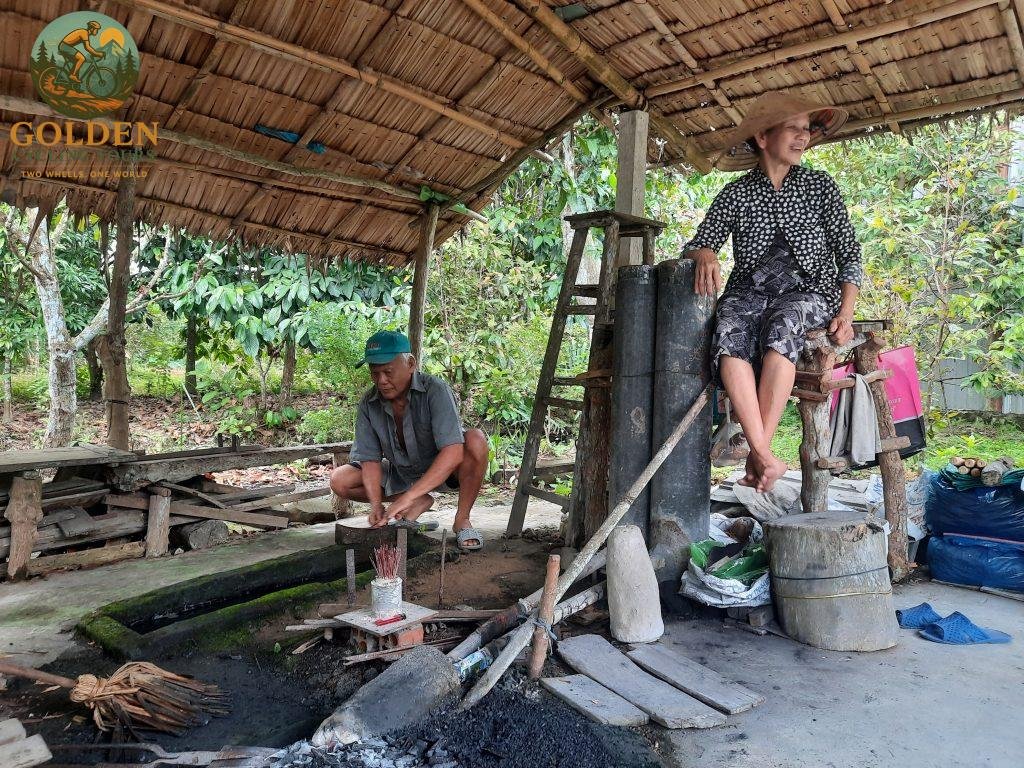 1784962159_safe-fully-supported-all-inclusive-mekong-delta-road-bike-cycling-holidays.jpg