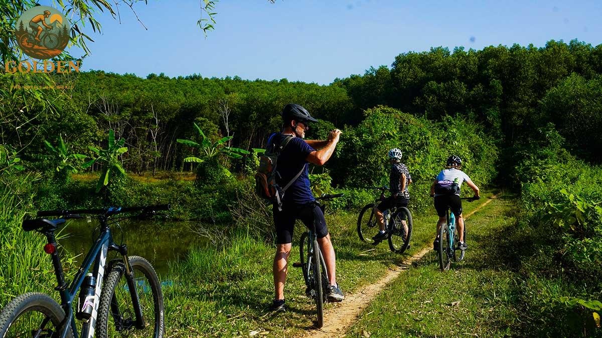 1785117033_cycling-nha-trang-to-quy-nhon-coastal-roads-pristine-beaches.jpg
