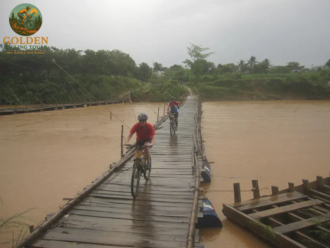 1785286534_speed-through-heritage-sites-on-road-bike-cycling-holidays-hoi-an-to-hue.webp