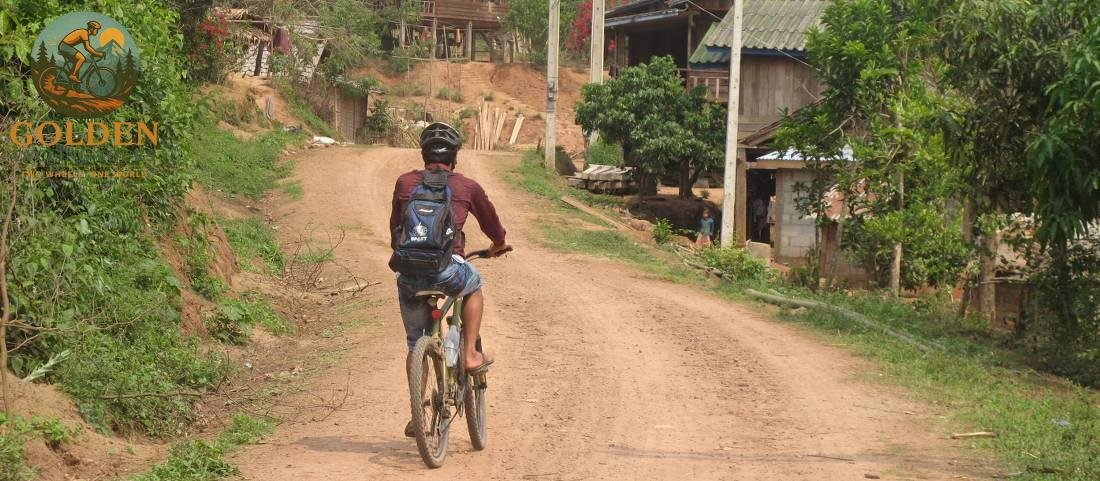1785495339_all-inclusive-guided-laos-bike-tours-for-international-tourists.jpg