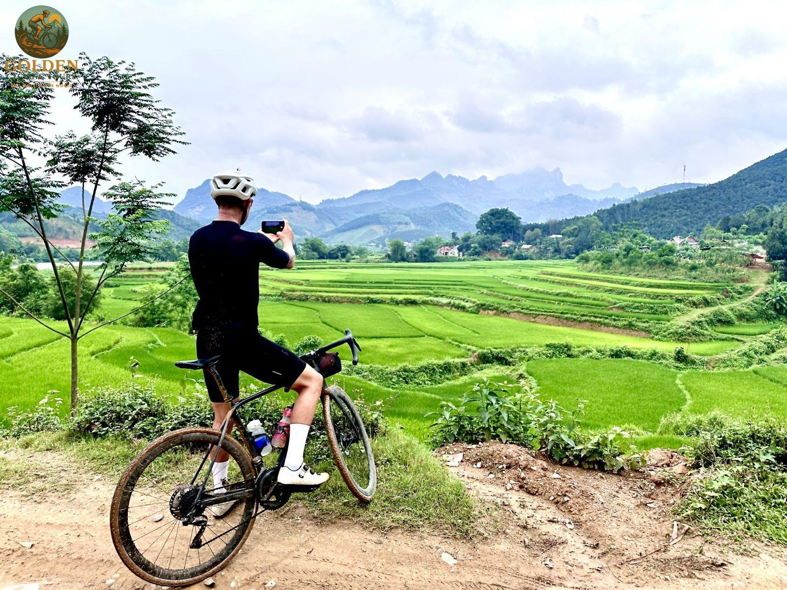 1786076128_explore-scenic-valleys-northern-vietnam-cycling-tours-through-mai-chau-da-bac.jpg