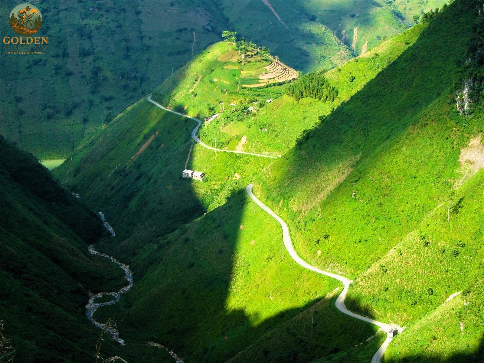 1787118698_e-bike-cycling-tours-north-vietnam-glide-effortlessly-through-paddy-fields.jpg