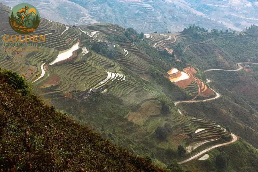 1787482234_ha-giang-cycling-in-october-the-ultimate-frontier-guide.webp