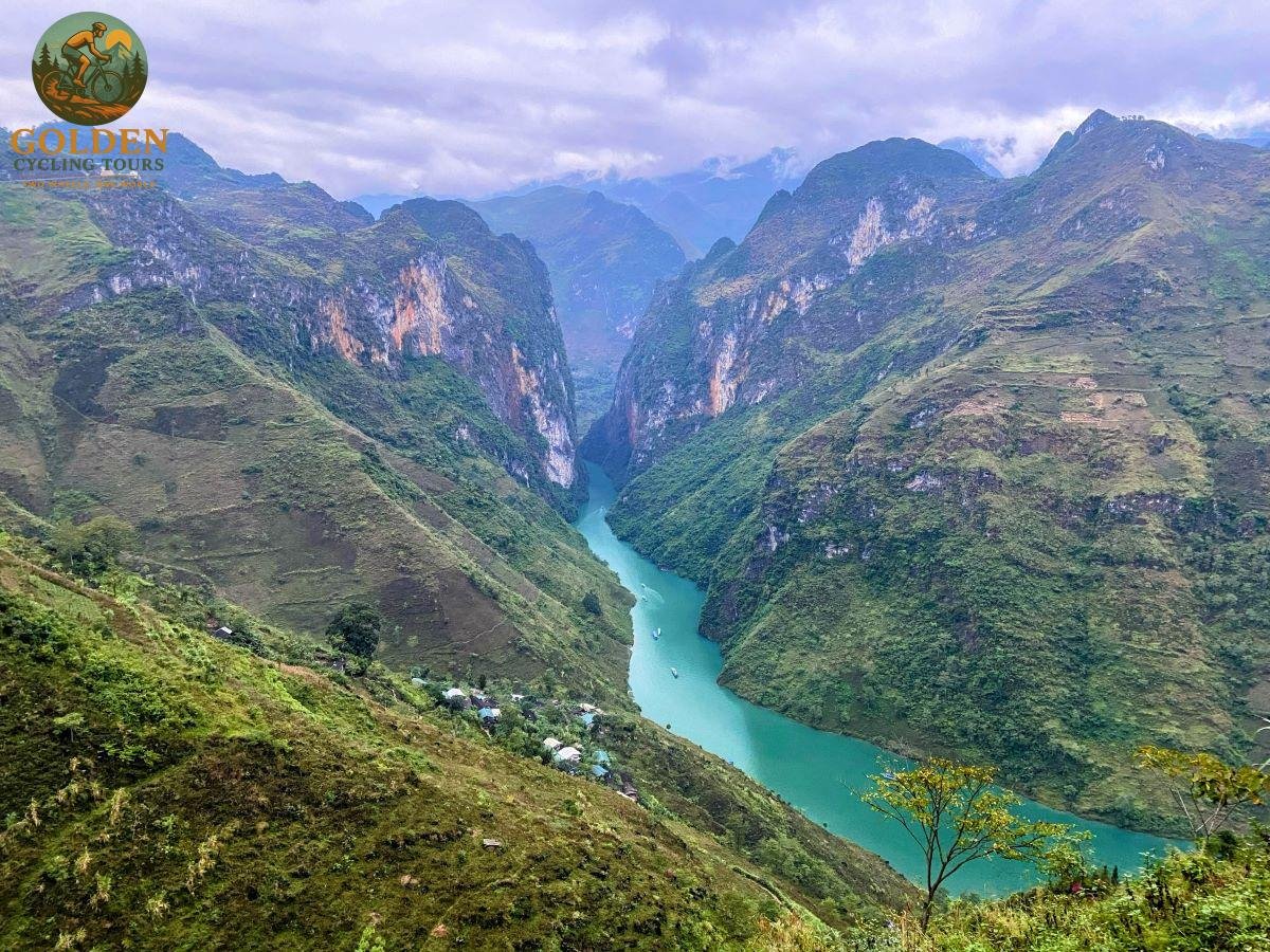 1787813938_discover-northern-vietnam-on-two-wheels-customized-expert-tours.jpg
