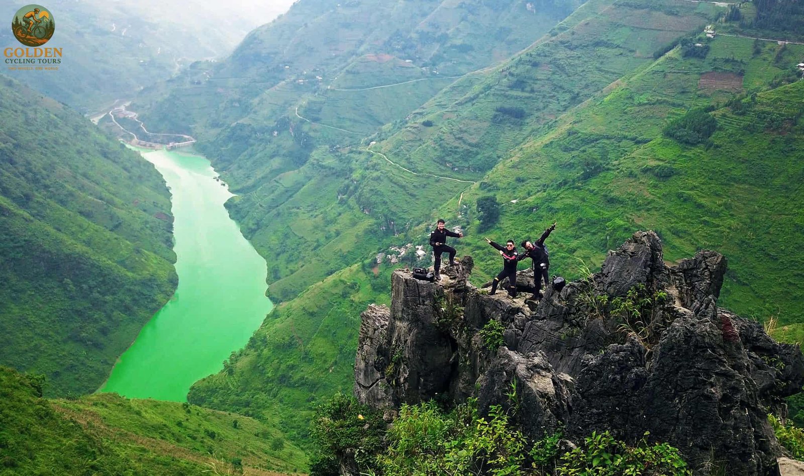 1787993673_ha-giang-gravel-tour-remote-backroads-dirt-passes-karst-views.jpg