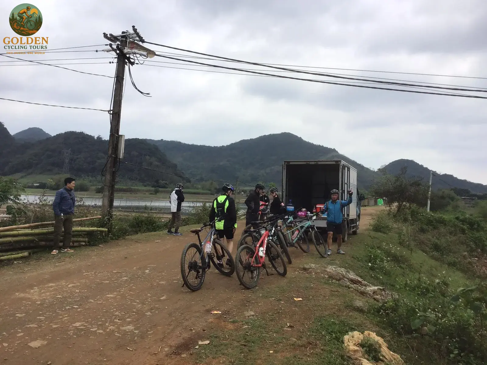 1788073790_cycle-vietnam’s-scenic-coast-epic-15-day-hanoi-to-hue-fully-supported-bike-tour.webp