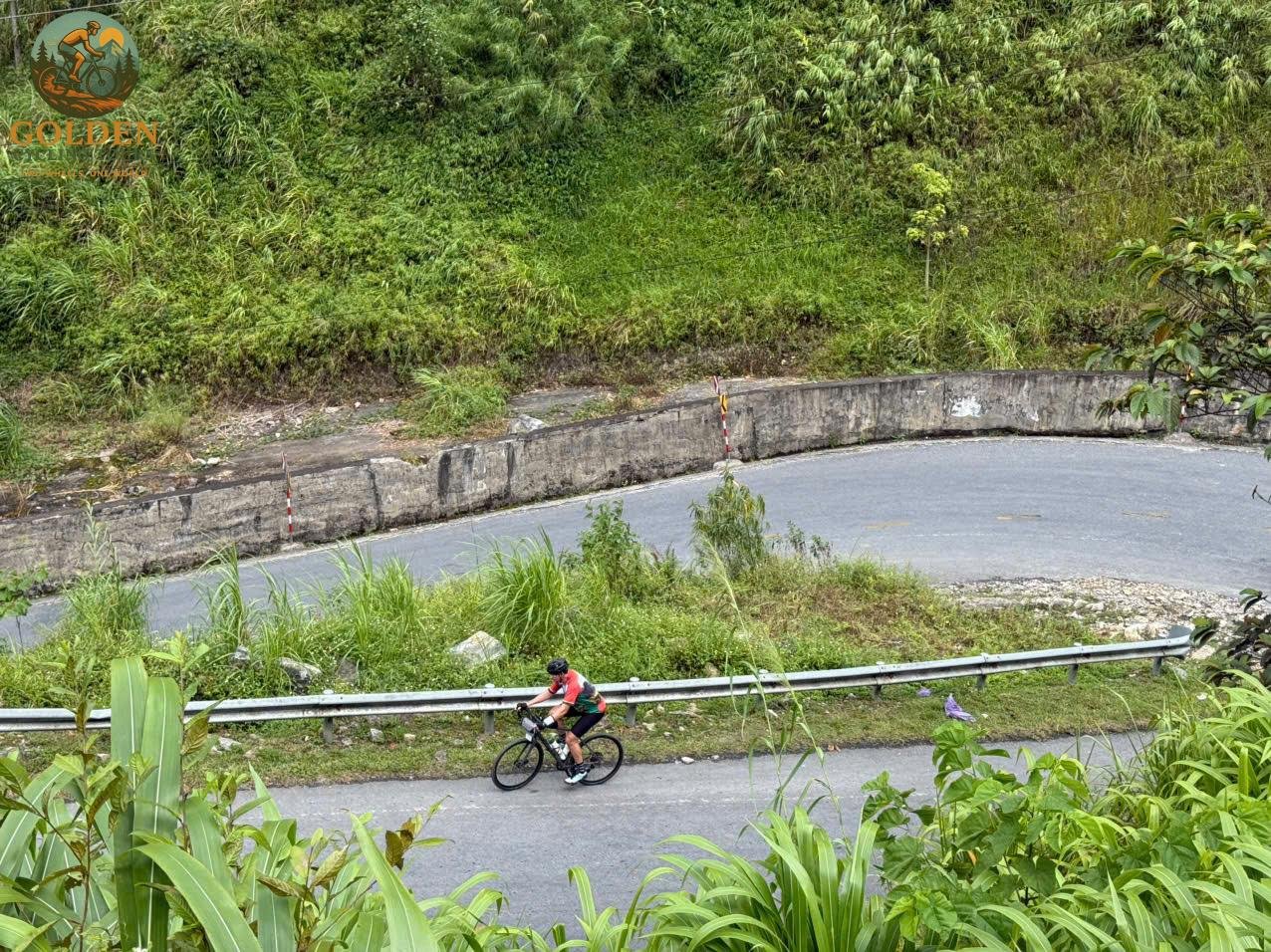 3-Day Cao Bang Cycling Tours: Lakes, Caves & Border Passes