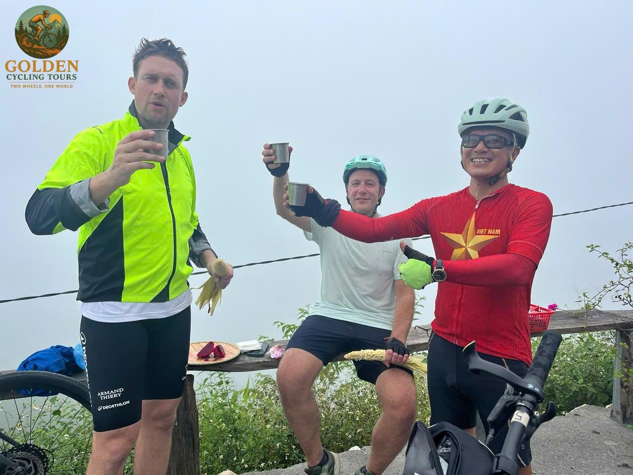Cao Bang Bike Tours: Ride Along Border Roads & Karst Rivers