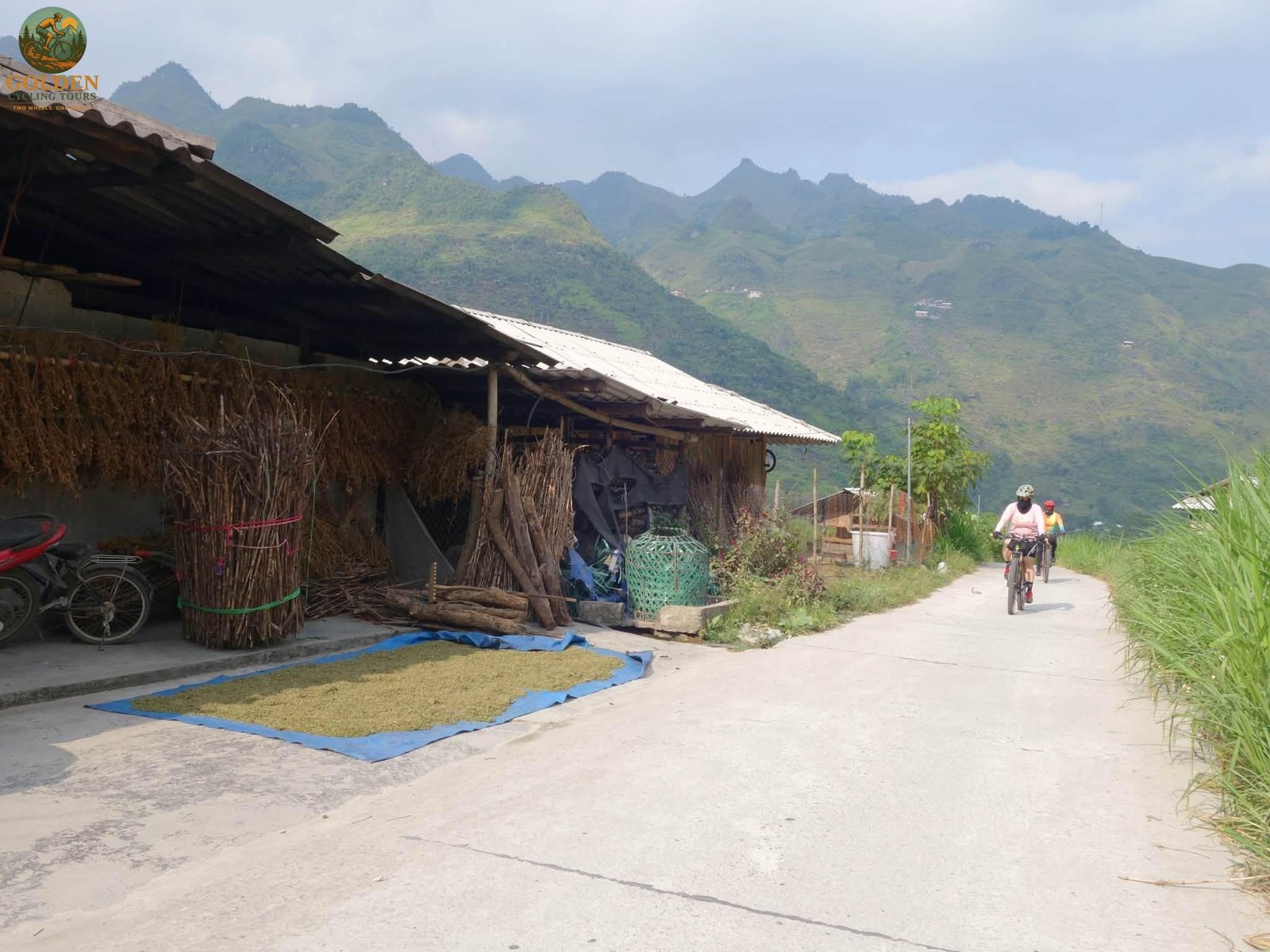 1792571222_vietnam-gravel-bike-tours-3.jpg