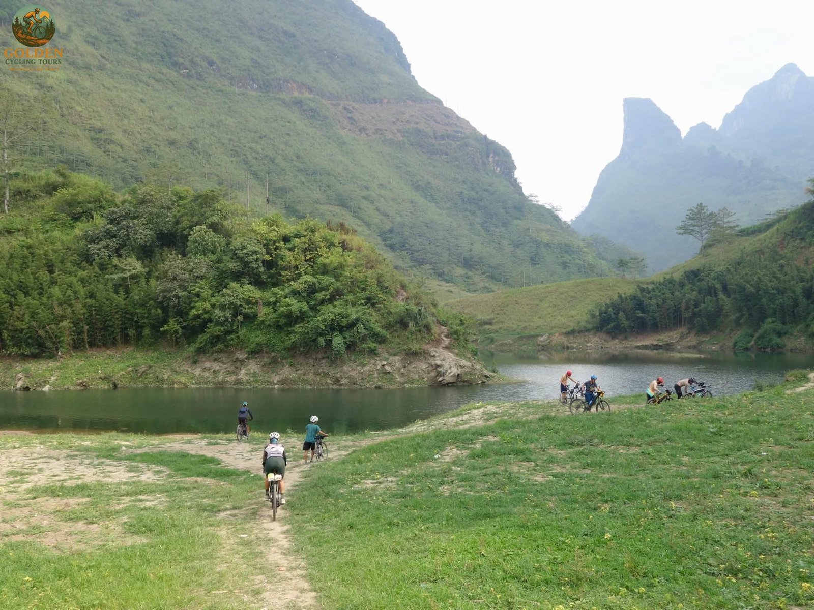 1792571427_vietnam-gravel-bike-tours-4.jpg